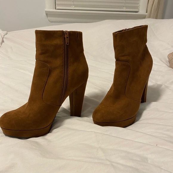 Mossimo brown suede booties - Picture 3 of 5